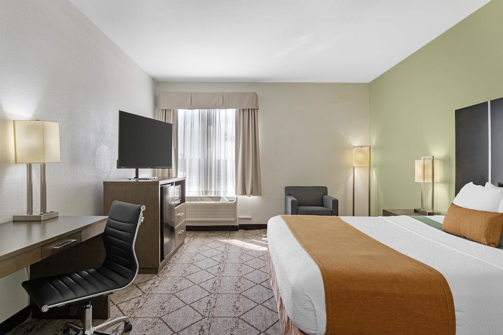 Best Western Plus North Houston Inn & Suites 1