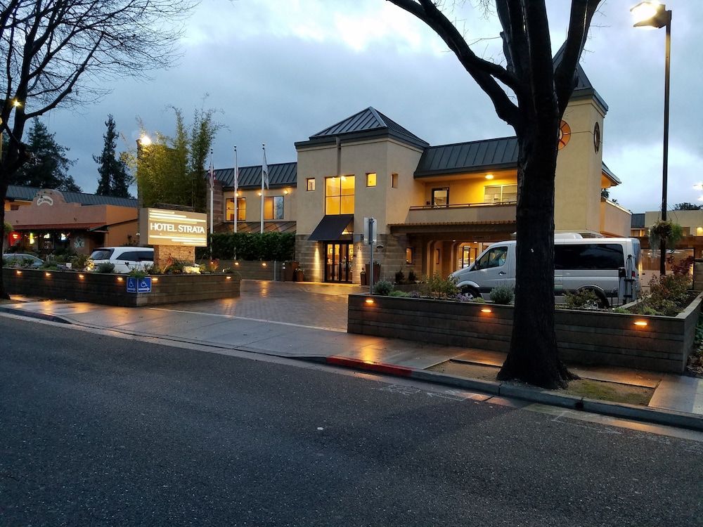 Hotel Strata 1