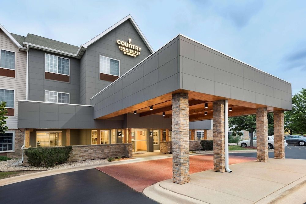 Country Inn & Suites by Radisson, Romeoville - Bolingbrook 1