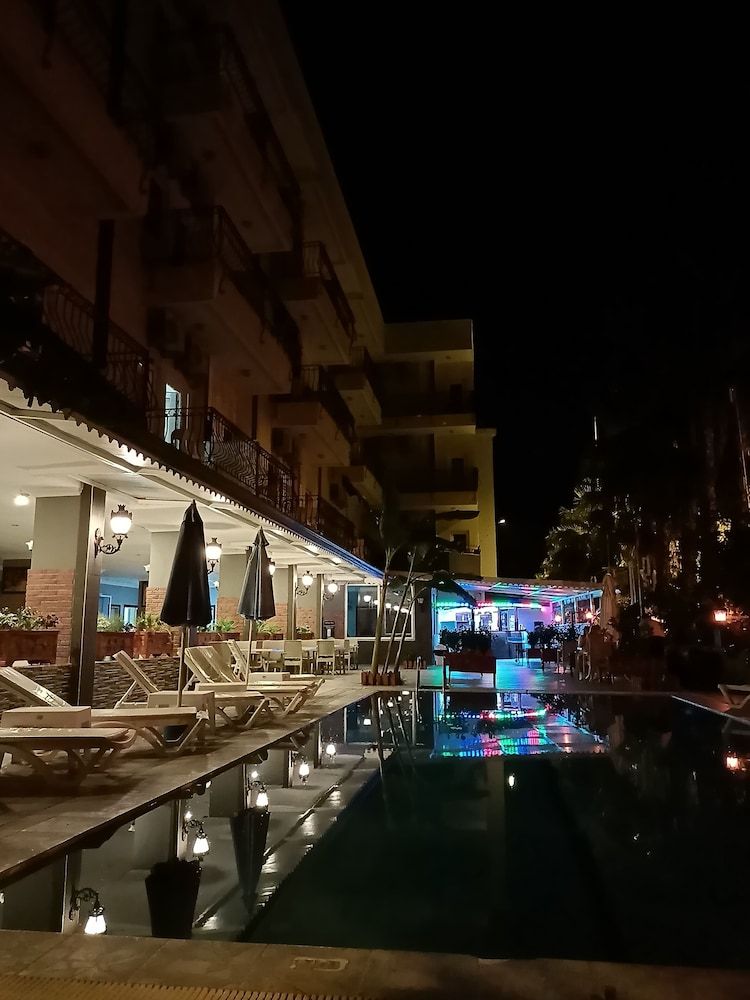 Santana Hotel 1