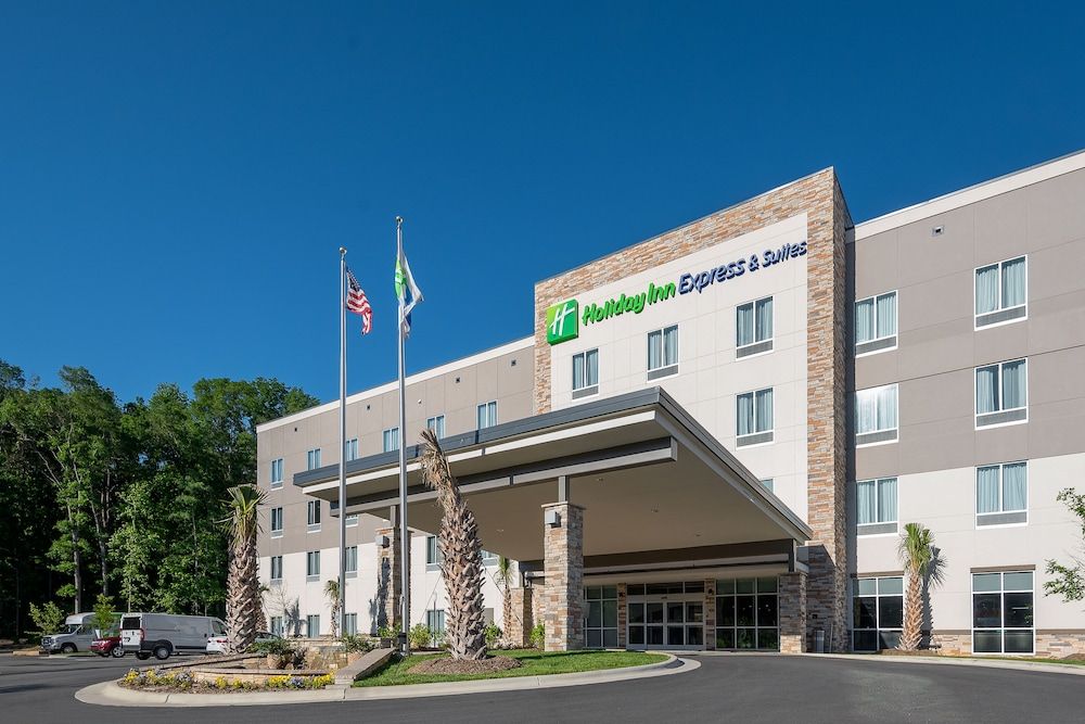 Holiday Inn Express & Suites CHARLOTTE AIRPORT by IHG 1