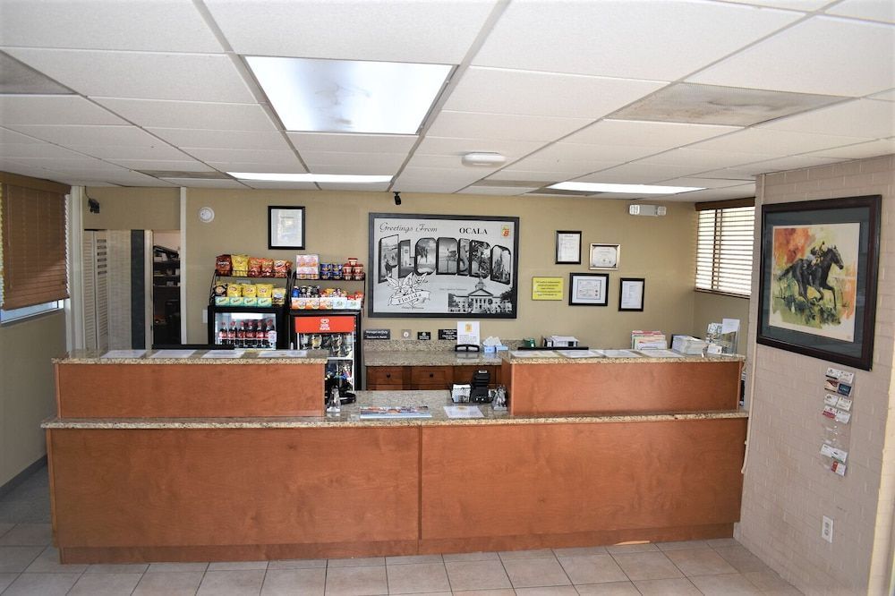 Super 8 by Wyndham Ocala I-75 2