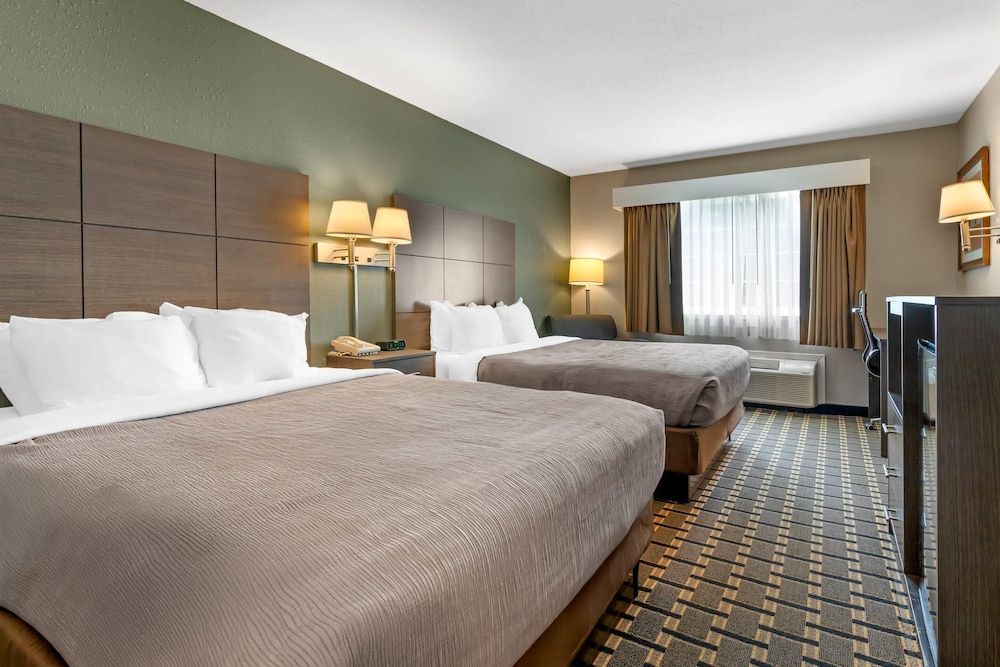 Quality Inn Mauston I-90 1