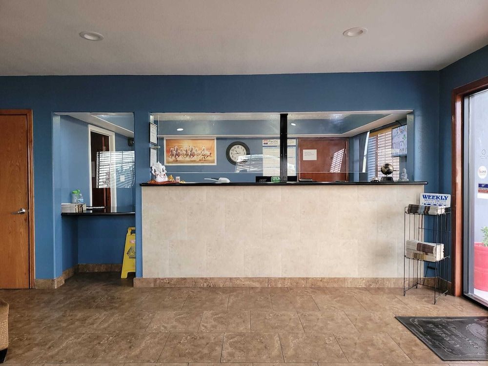 Texas Inn and Suites Raymondville 2