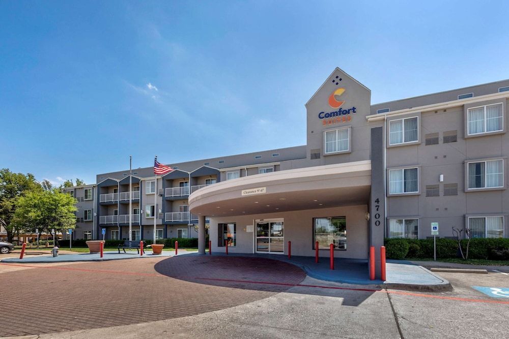 Comfort Suites DFW Airport 1