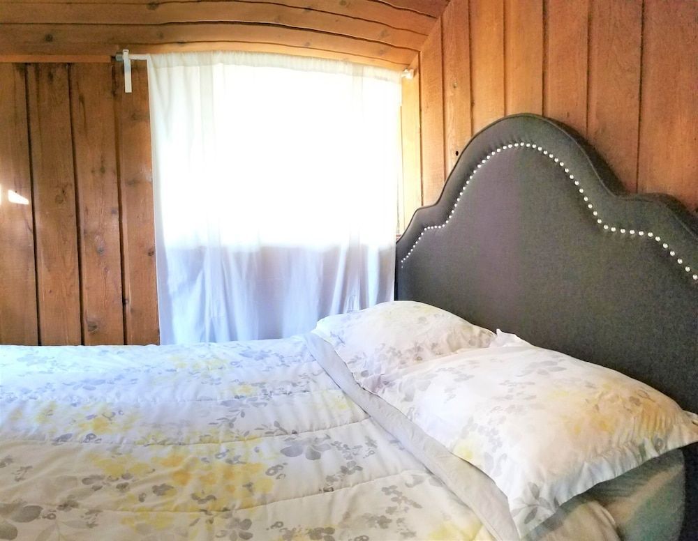 Rundle Chalets 2