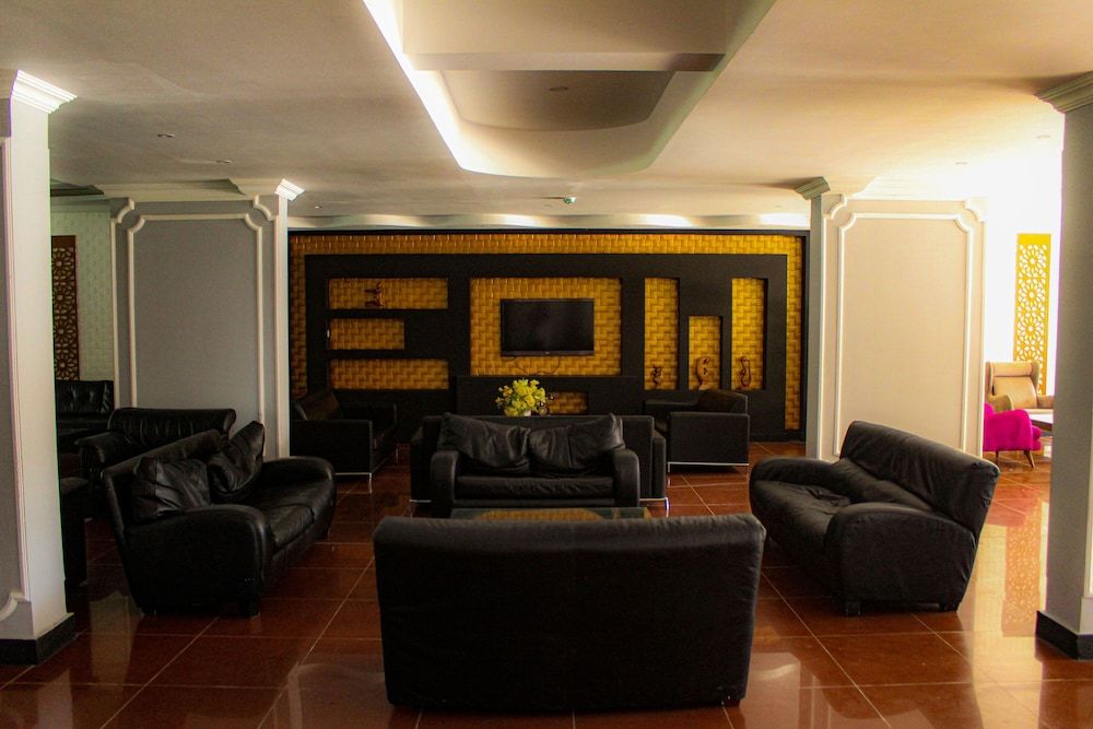 CASTLE PARK HOTEL 2