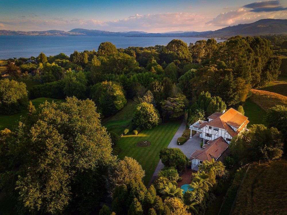 Hana Lodge 1