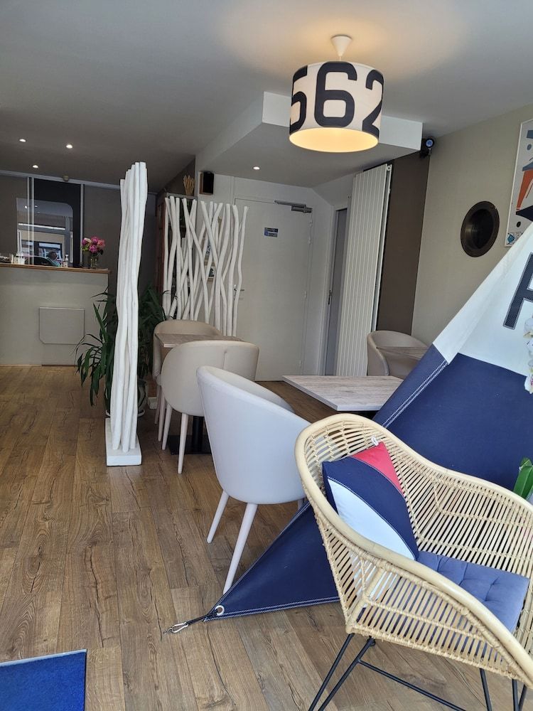Brit Hotel des Halles 2