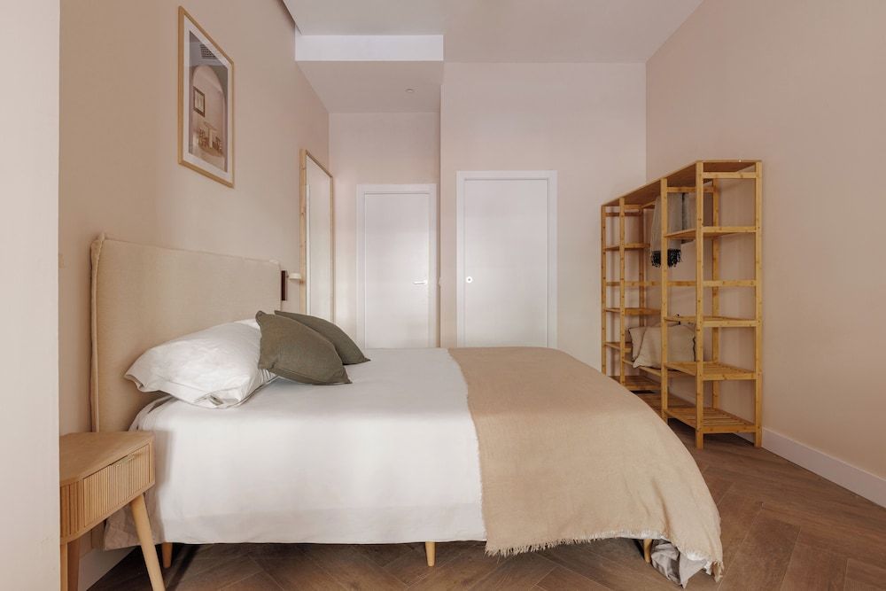 MH Apartments Blasco Valencia 2