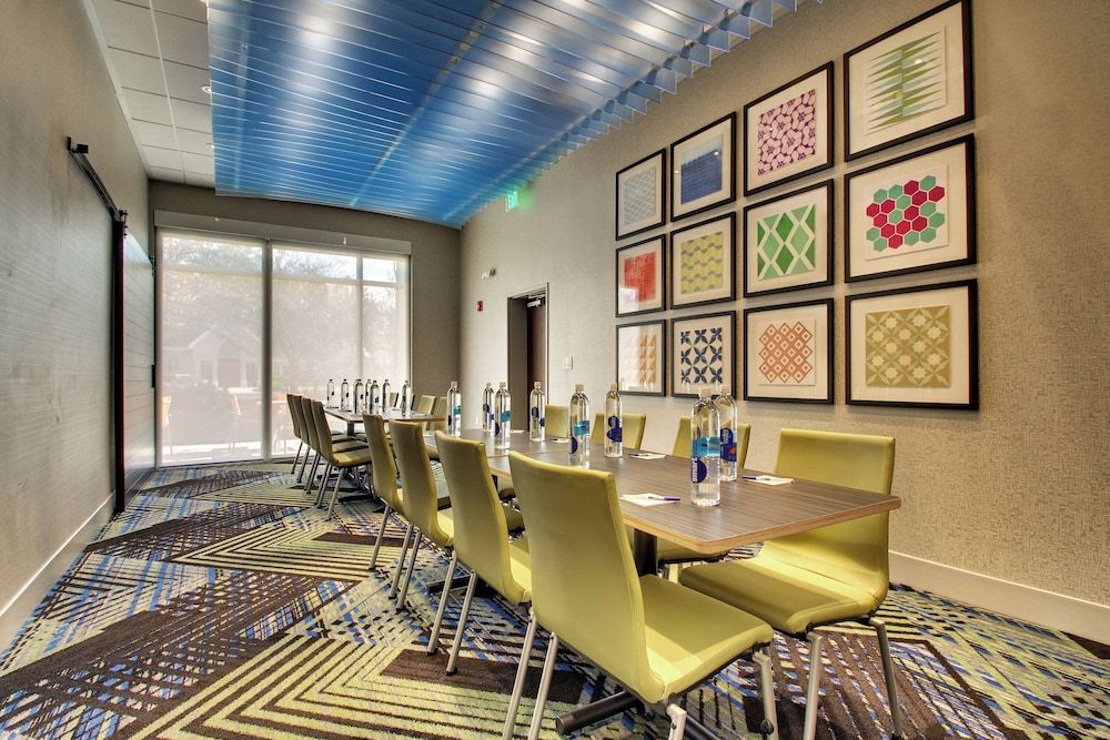 Holiday Inn Express & Suites CHARLESTON NE MT PLEASANT US17 by IHG 1