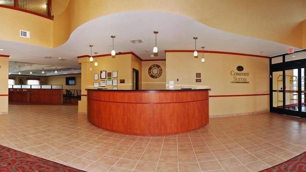 Quality Suites Near Cedar Creek Lake 2
