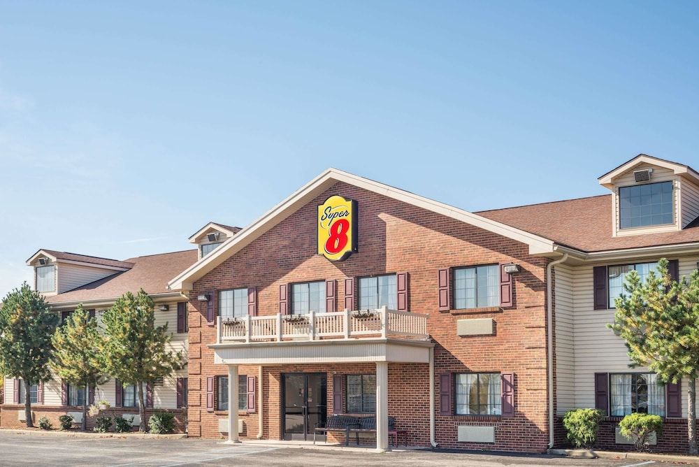 Super 8 by Wyndham Madison IN 1