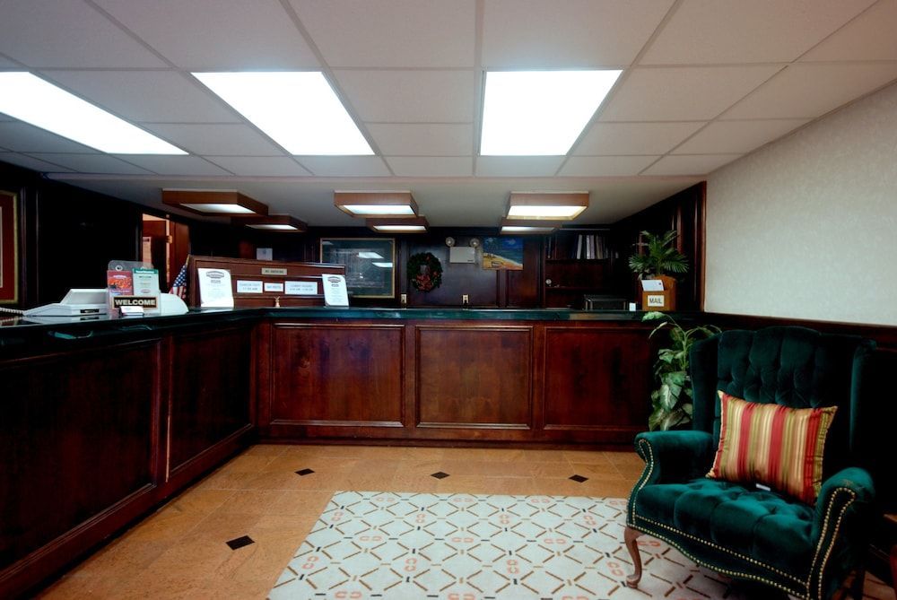 Country Hearth Inn & Suites Marietta 2