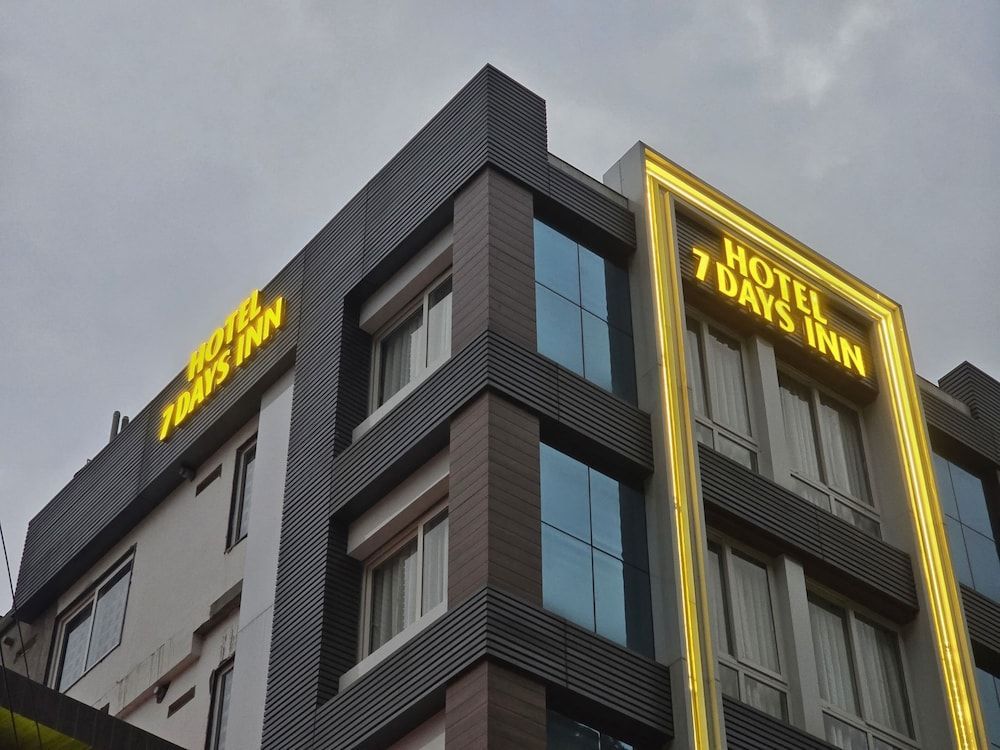 Hotel 7 Days Inn 1
