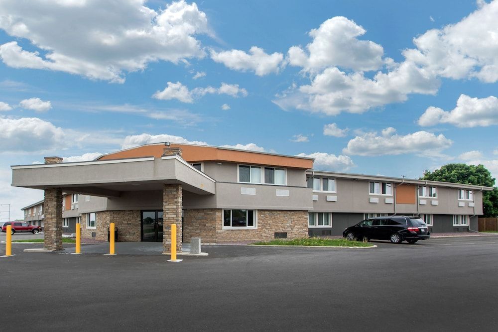 Sleep Inn & Suites Madison West 1