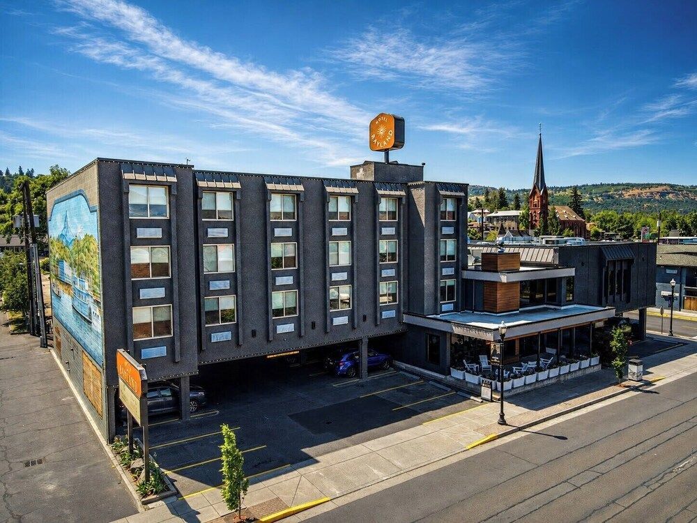 Rayland Hotel 1