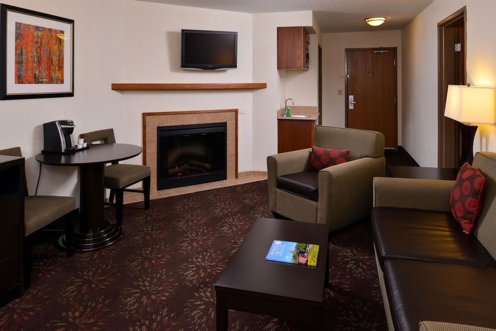 Holiday Inn Express & Suites LANCASTER-LITITZ by IHG 2