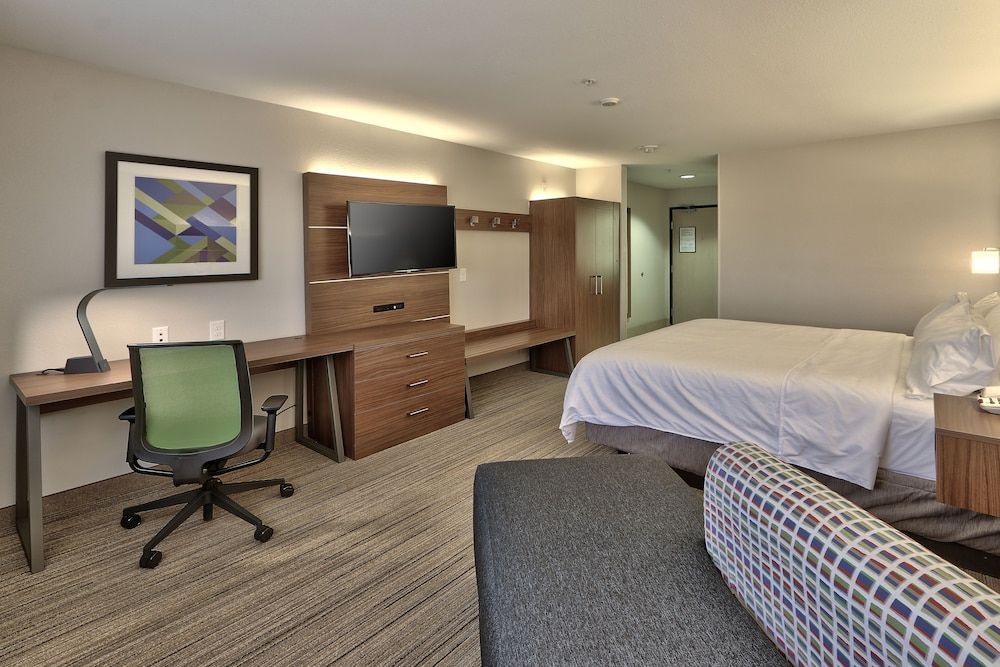 Holiday Inn Express & Suites PORTALES by IHG 2
