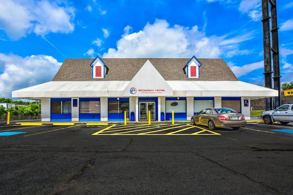 Economy Hotel Macon 1