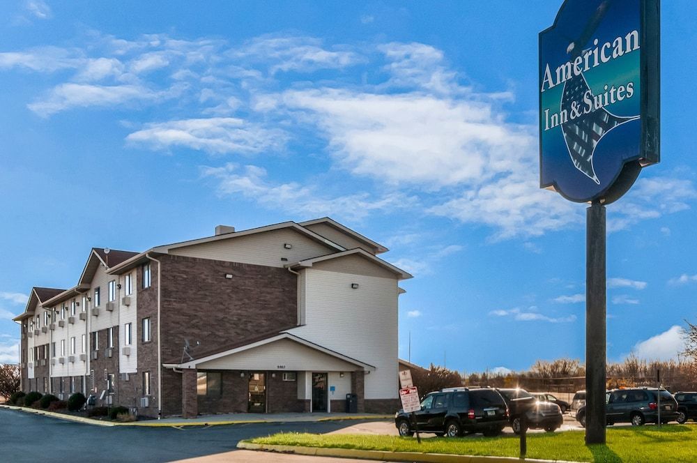 American Inn Suites Detroit Metro Airport 1