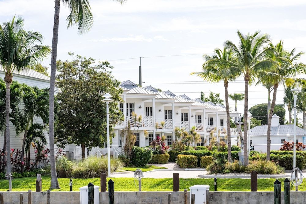 Bayside Villas by Islander Resort 1