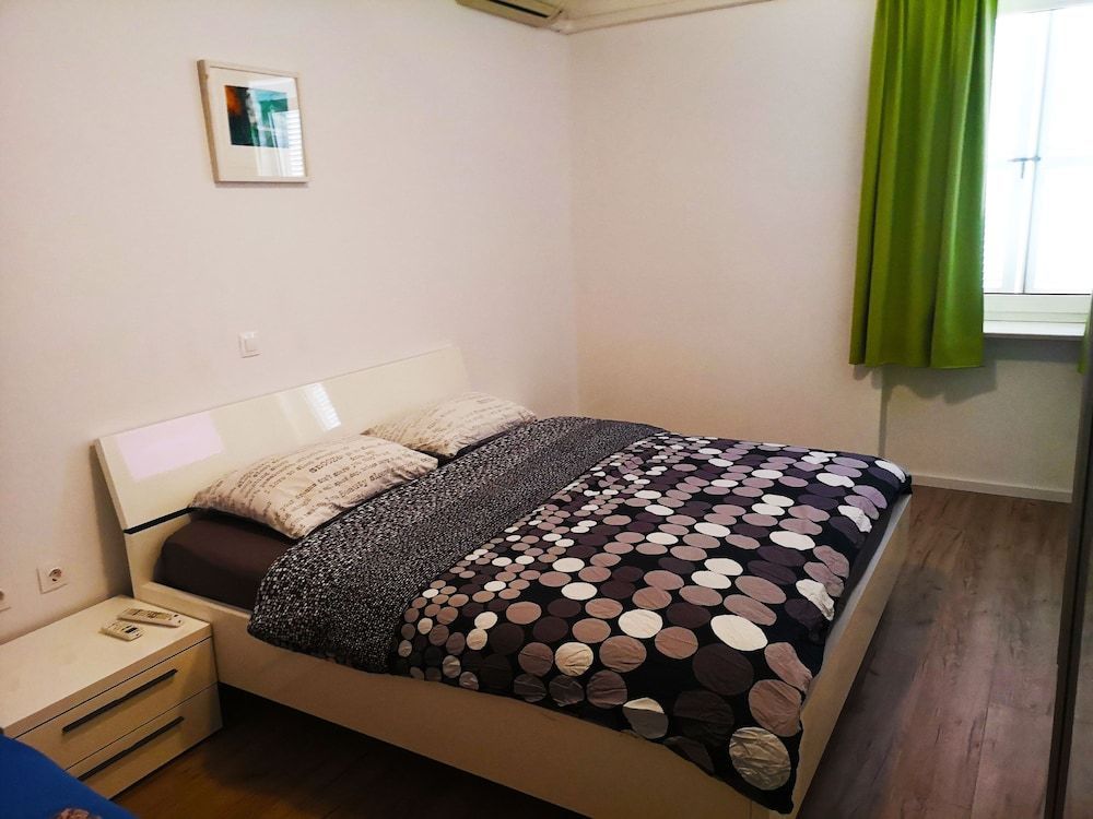 Chillax Rooms 1