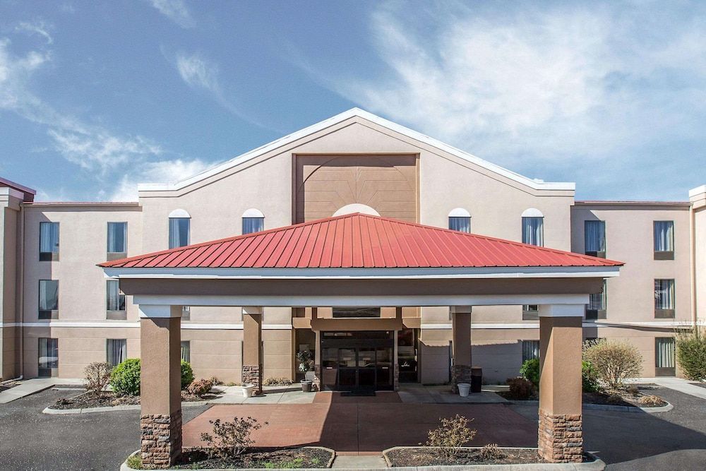 Quality Suites Morristown West 1