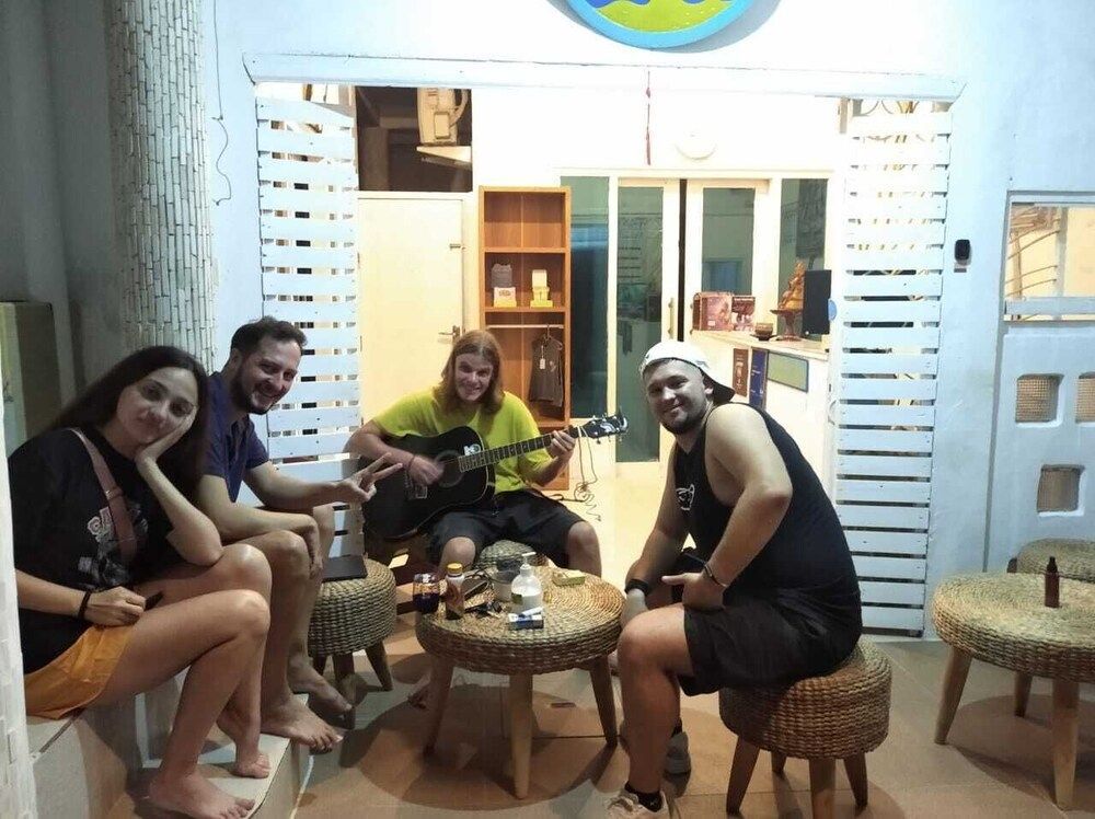 Seabreeze Hostel Bali 1