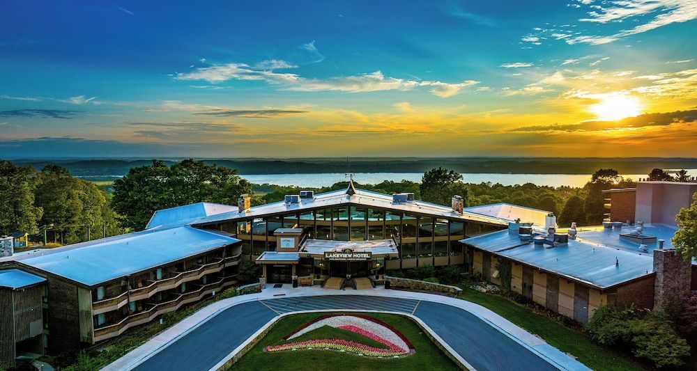 The Lakeview Hotel, Shanty Creek Resort 1