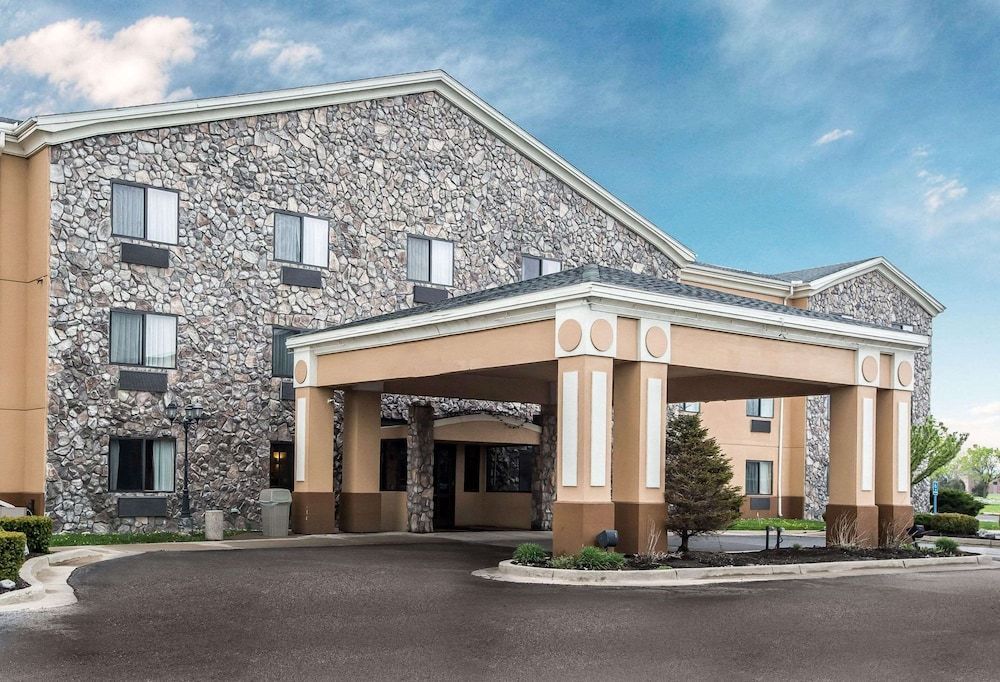 Econo Lodge Inn & Suites Monroe 1