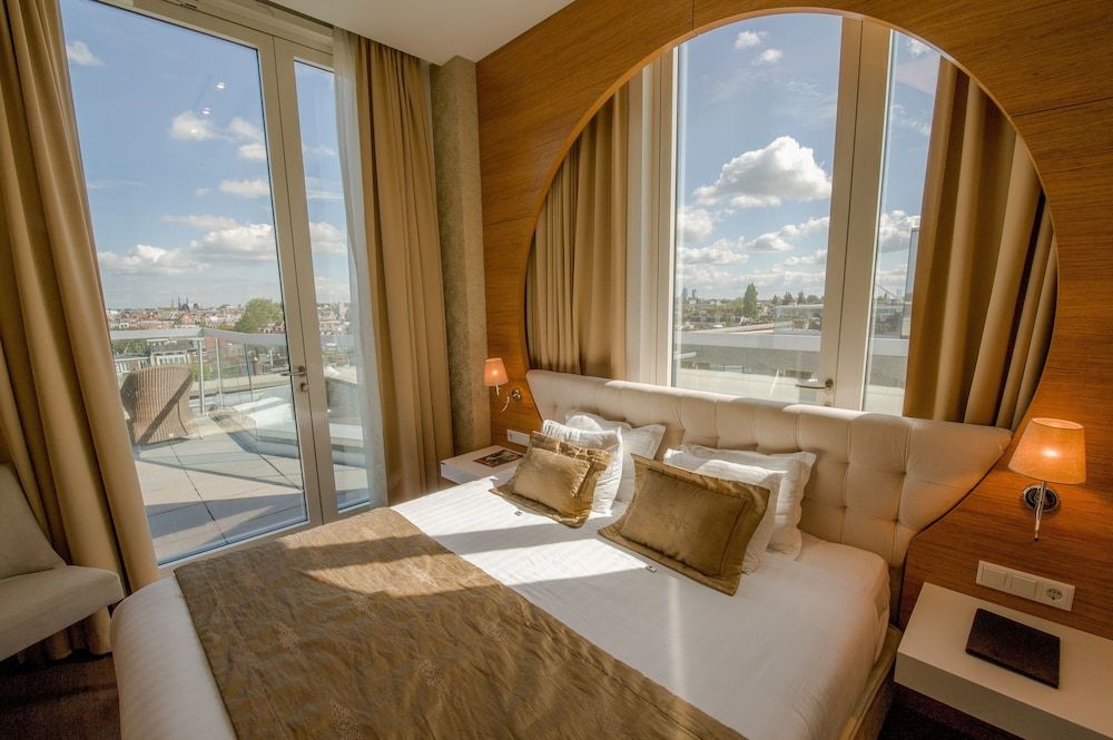 Grand Hotel Downtown 1