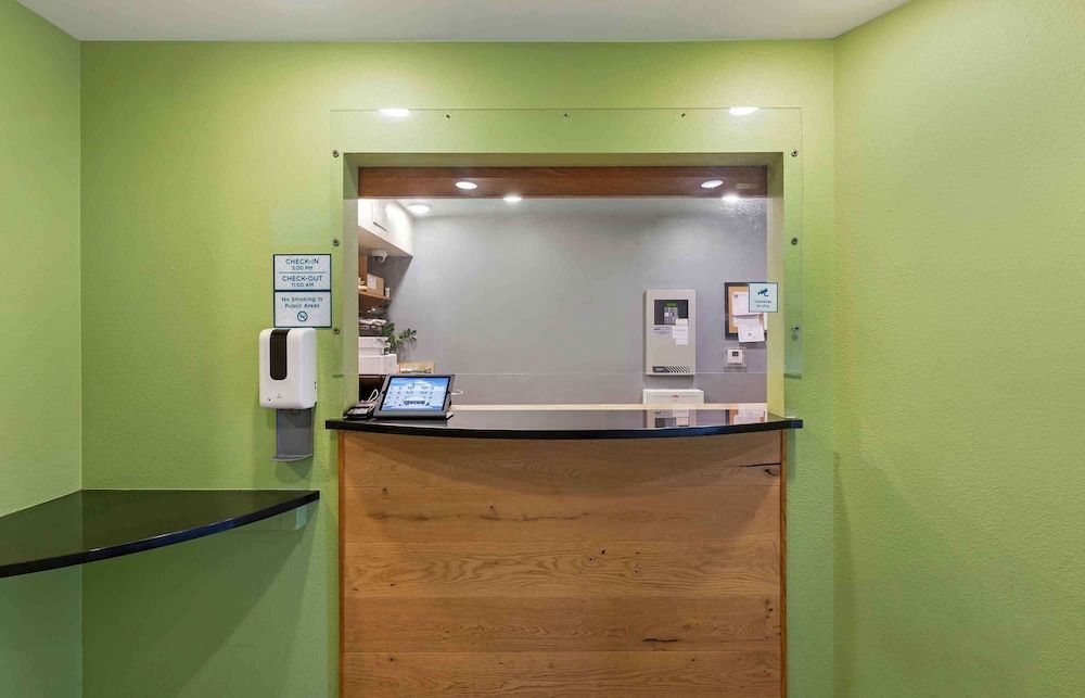 Extended Stay America Select Suites - Cleveland - Airport 2