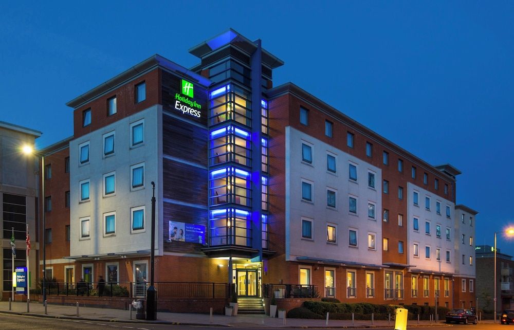 Holiday Inn Express STEVENAGE by IHG 1