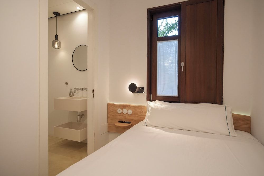 La Moderna Suites 2