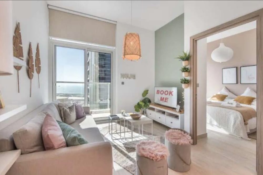 Cozy 1BR with balcony sea view 2