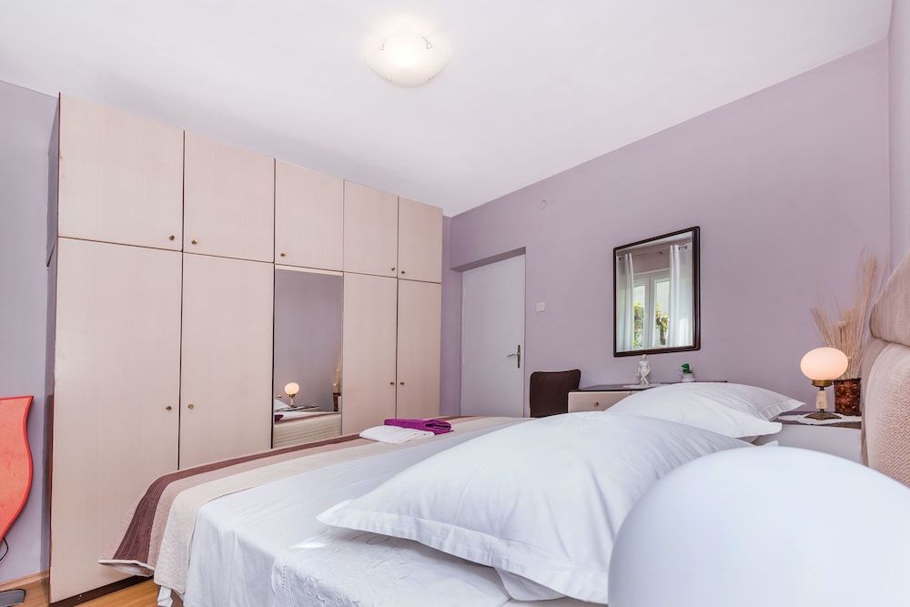 Apartment and Rooms Tatijana 2