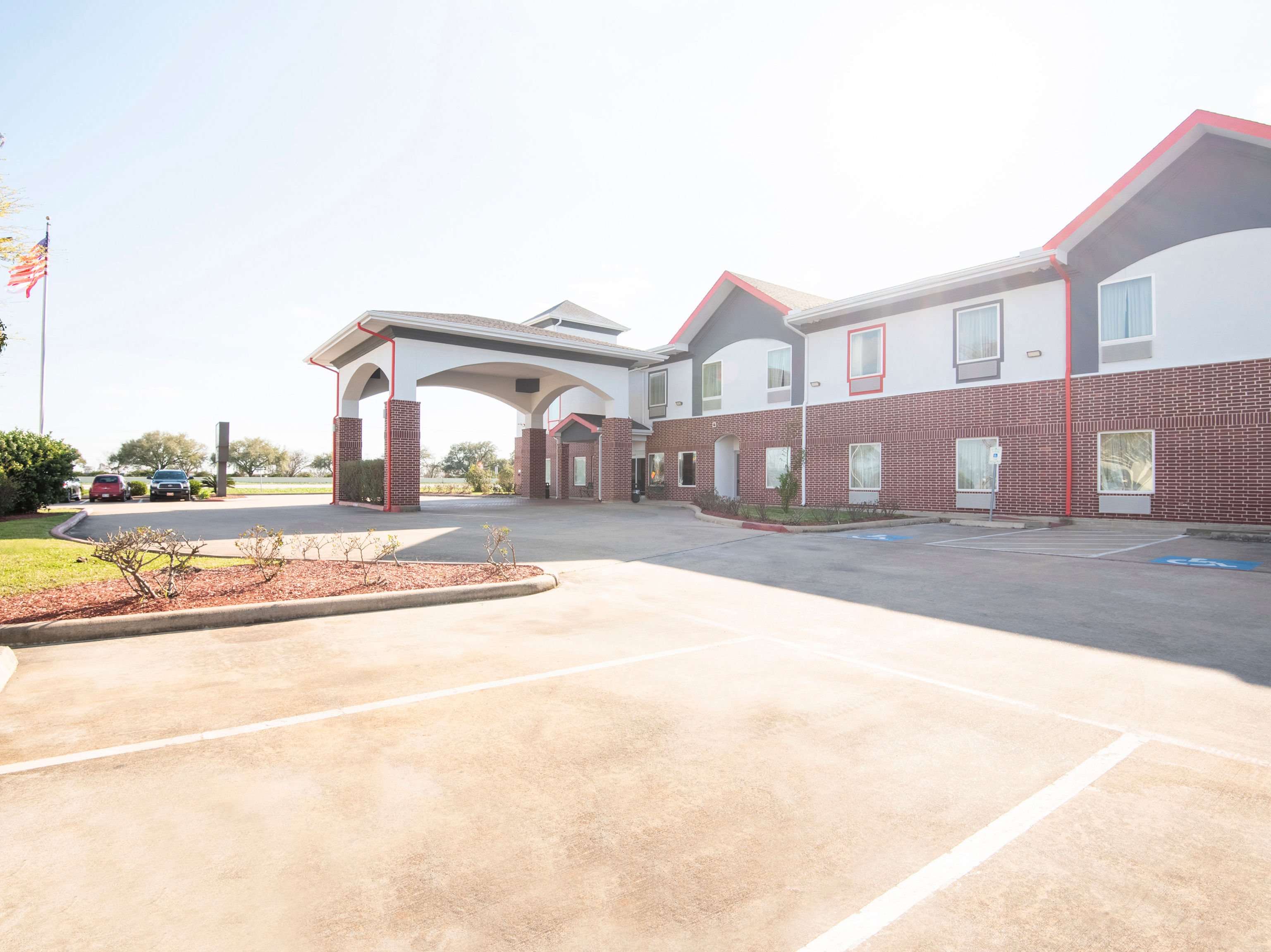 Suburban Studios Clute - Lake Jackson 2