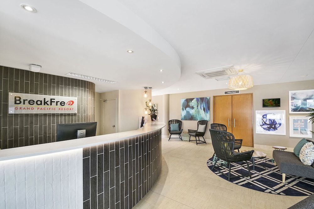 BreakFree Grand Pacific 2