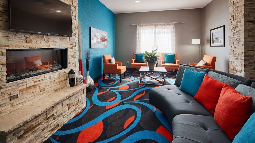 Best Western Plus Lonestar Inn & Suites 2