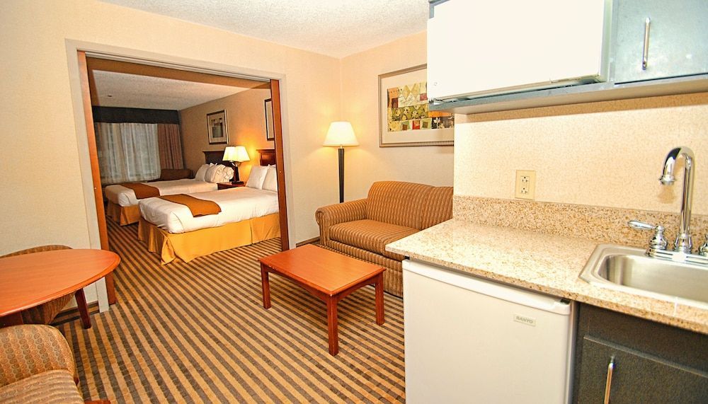 Sleep Inn & Suites Kalamazoo East 2