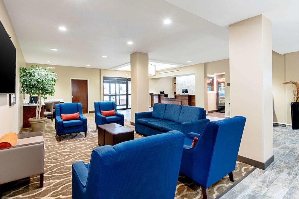 Comfort Inn & Suites Pine Bluff 2