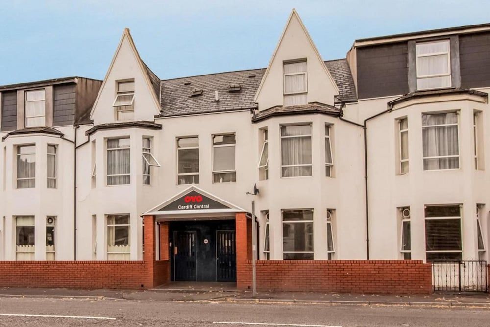 Cardiff Riverside Hotel by Belvilla 1