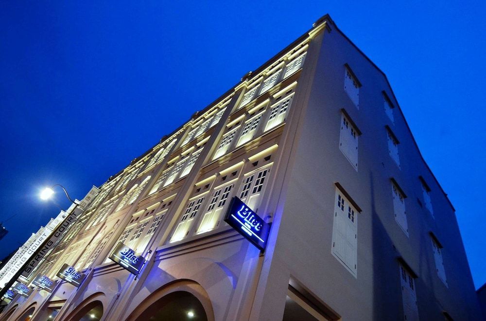 Bliss Hotel Singapore 1