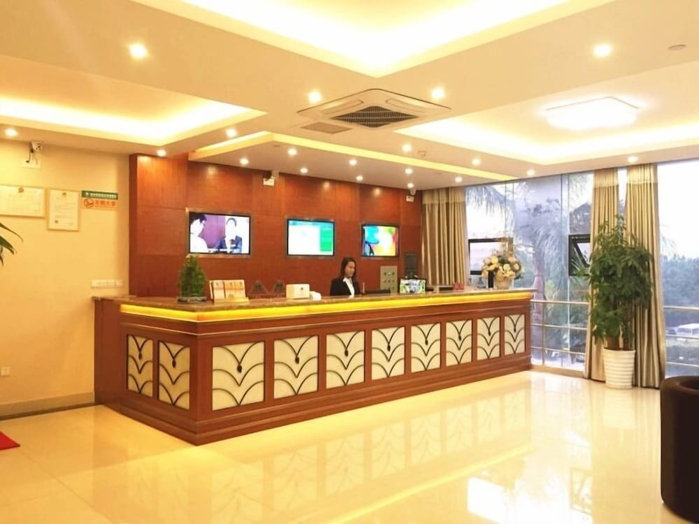 GreenTree Inn Shenzhen Guanggang Port Futian South Road Express Hotel 2