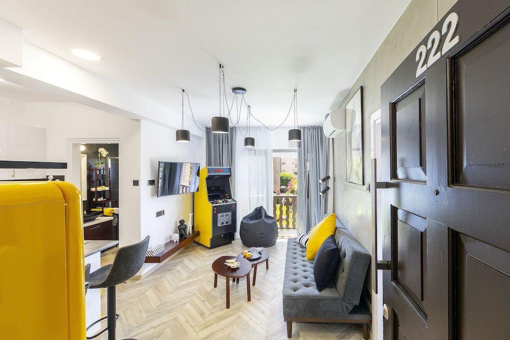 Castle Holiday Apartments 2