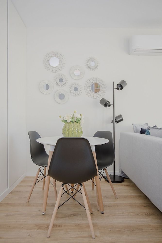 Liiiving | Bright Light Studio 2