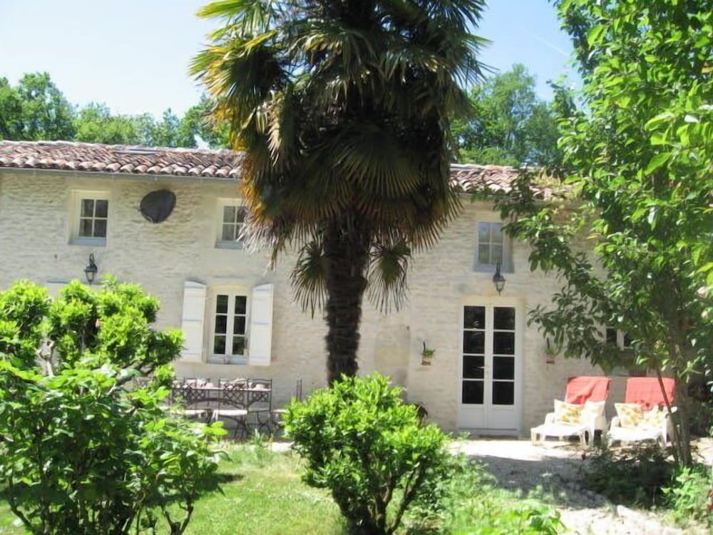 Gite du Calme 3 Star Bed & Breakfast Cognac 1