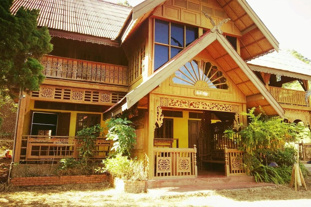 Crossroads house 1