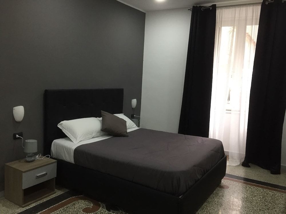MB95 - Mezzocannone Luxurious Bed&Breakfast 1